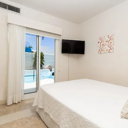 913 Villa *
